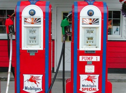 Stacja benzynowa w Gustavus na Alasce