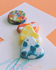 Kredki z recyklingu w kształcie serc