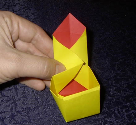 Ręcznie robione doniczki z papieru