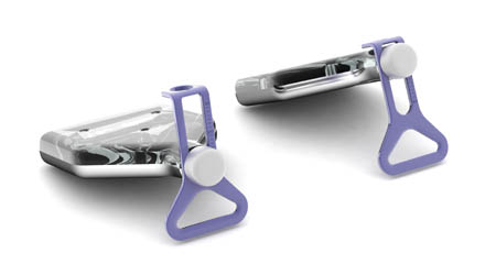 Butla oczyszczająca wodę promieniami słonecznymi ustawiona pod kątem